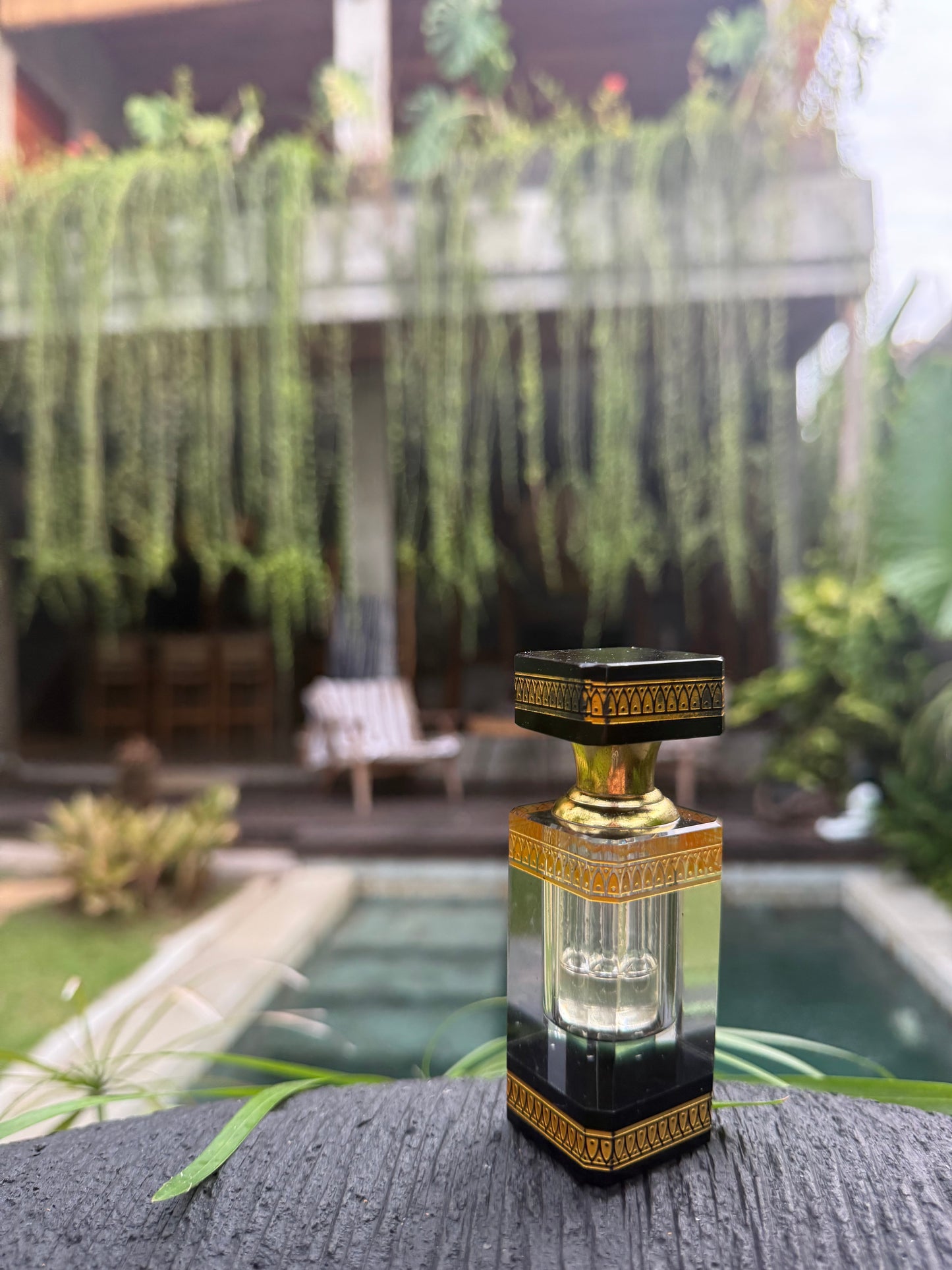 Black Luxury Oil Bottle – Limited to 25 Worldwide - Sutana Oil